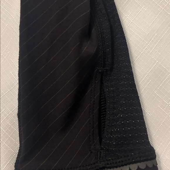 Lululemon Dark Gray Run For Gold Long Sleeve SZ 8 active wear athleisure running - Picture 12 of 12